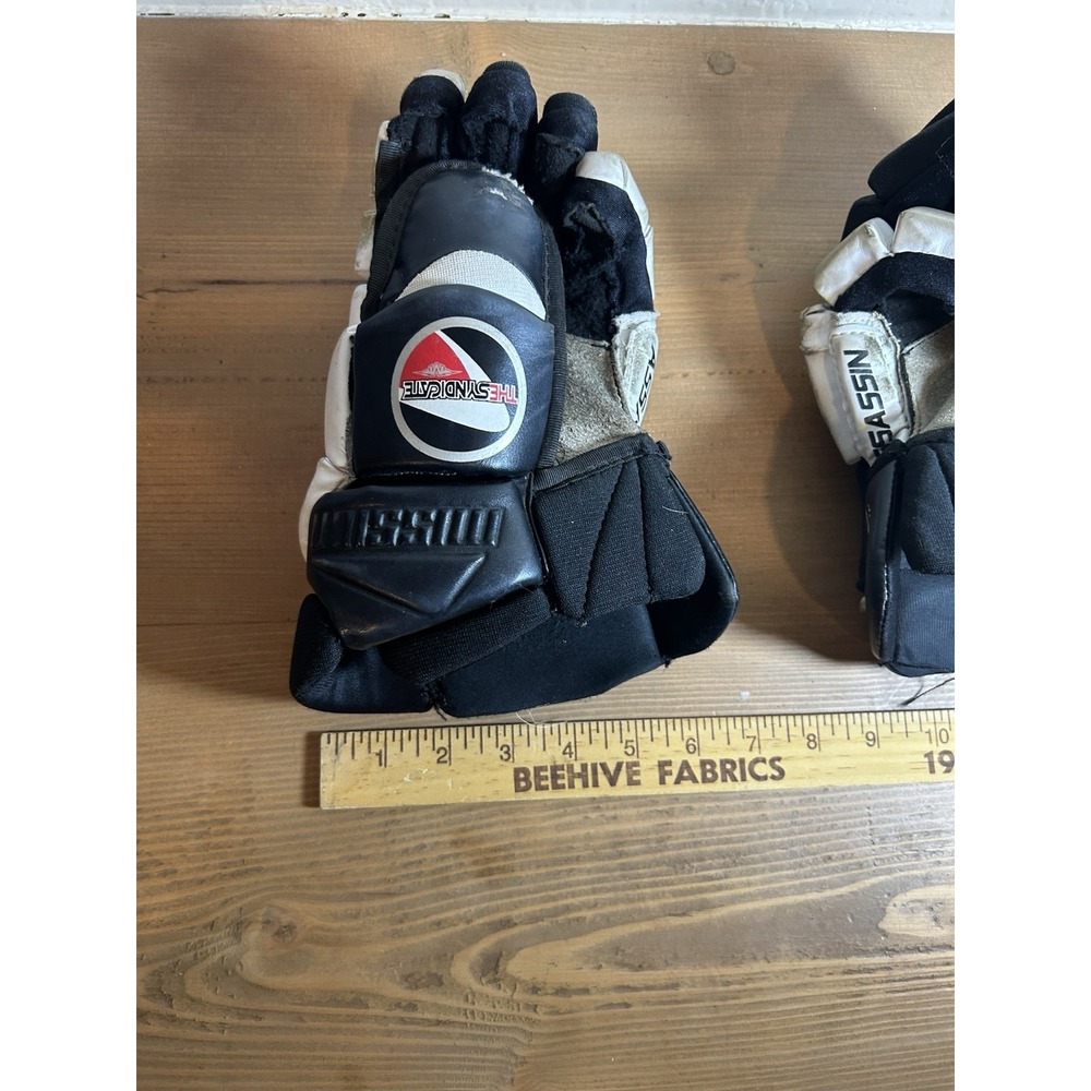 Mission Hockey Gloves The Syndicate Black And‎ White 10in - Picture 11 of 11